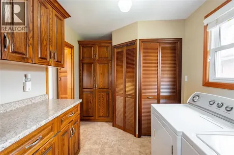 28 Highland Drive Wallaceburg ON N8A 2K4