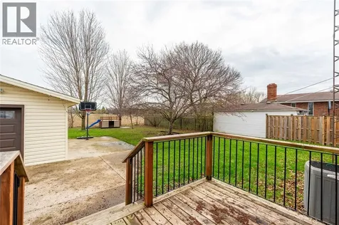28 Highland Drive Wallaceburg ON N8A 2K4