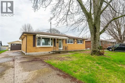 28 Highland Drive Wallaceburg ON N8A 2K4