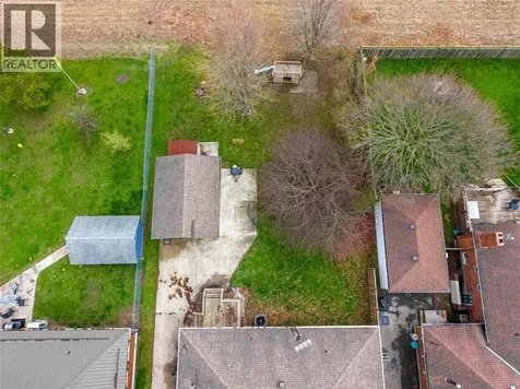 28 Highland Drive Wallaceburg ON N8A 2K4