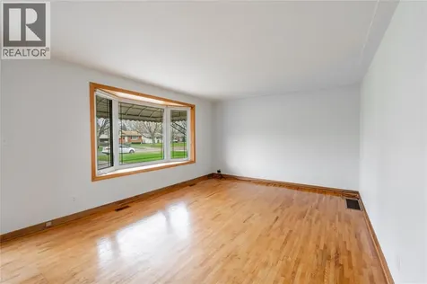 28 Highland Drive Wallaceburg ON N8A 2K4