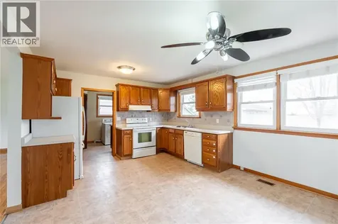 28 Highland Drive Wallaceburg ON N8A 2K4