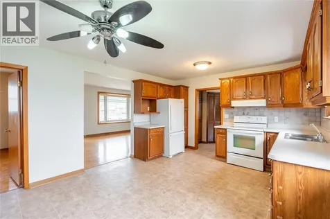 28 Highland Drive Wallaceburg ON N8A 2K4