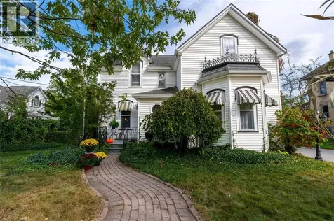 438 Emmeline Street Petrolia ON N0N 1R0