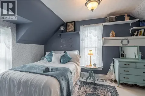 438 Emmeline Street Petrolia ON N0N 1R0