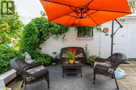 438 Emmeline Street Petrolia ON N0N 1R0