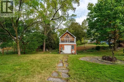 438 Emmeline Street Petrolia ON N0N 1R0