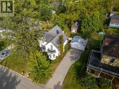 438 Emmeline Street Petrolia ON N0N 1R0