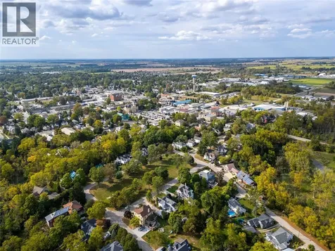 438 Emmeline Street Petrolia ON N0N 1R0
