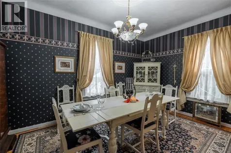 438 Emmeline Street Petrolia ON N0N 1R0