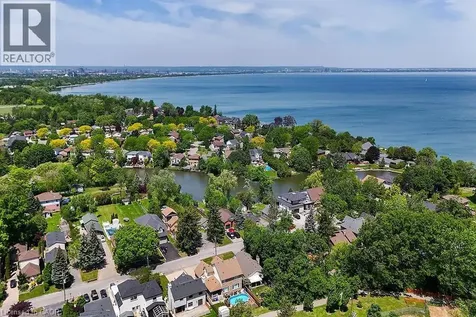 104 Teal Avenue Stoney Creek ON L8E 3B4