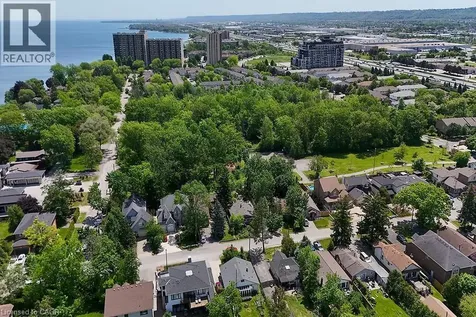104 Teal Avenue Stoney Creek ON L8E 3B4