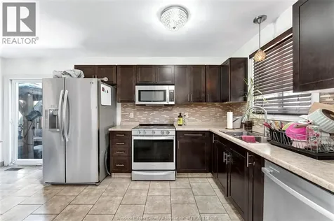 3994 Acorn Crescent Windsor ON N8W 5R2