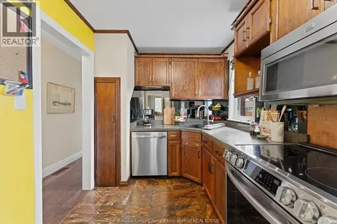 1086 Villaire Avenue Windsor ON N8S 2J8