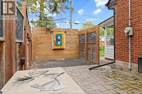 1086 Villaire Avenue Windsor ON N8S 2J8