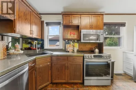 1086 Villaire Avenue Windsor ON N8S 2J8