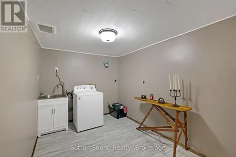 829 30th Street West Georgian Bluffs ON N4K 6V5