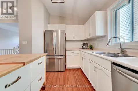 15 Michelle Court Waterloo ON N2N 3K8