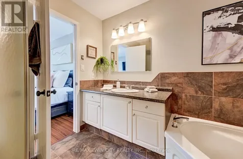 15 Michelle Court Waterloo ON N2N 3K8