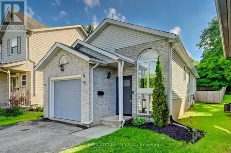 15 Michelle Court Waterloo ON N2N 3K8