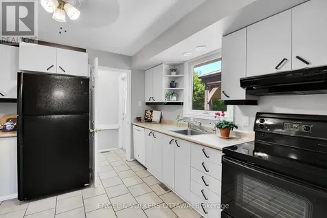 2123 Blue Jay Crescent Ottawa ON K1J 6A9