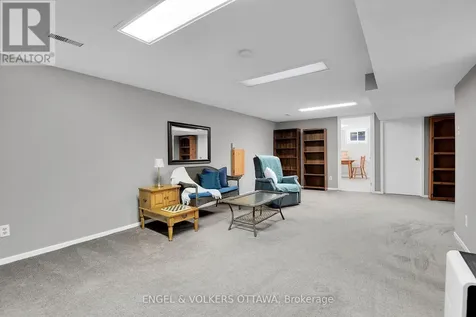2123 Blue Jay Crescent Ottawa ON K1J 6A9