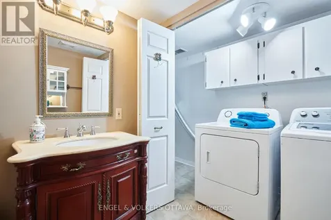 2123 Blue Jay Crescent Ottawa ON K1J 6A9