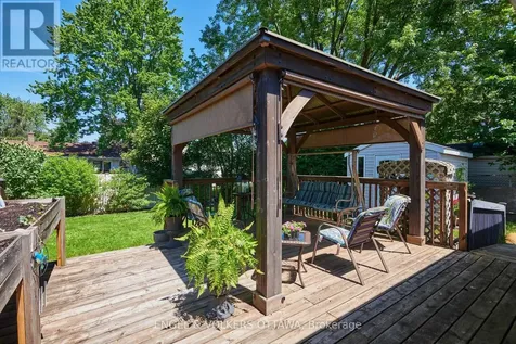 2123 Blue Jay Crescent Ottawa ON K1J 6A9