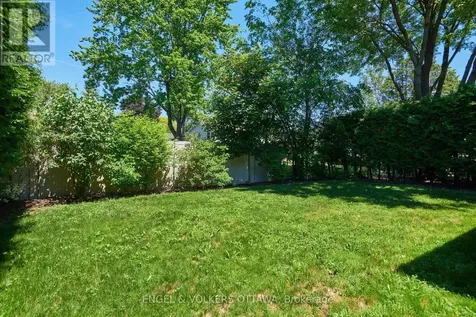 2123 Blue Jay Crescent Ottawa ON K1J 6A9