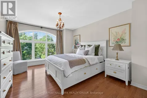 320 Iona Street Ottawa ON K1Z 7B9