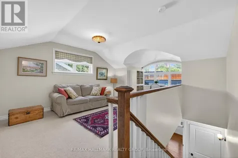 320 Iona Street Ottawa ON K1Z 7B9