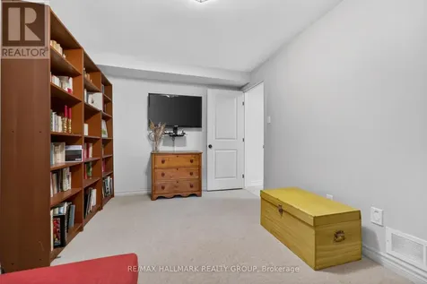 320 Iona Street Ottawa ON K1Z 7B9