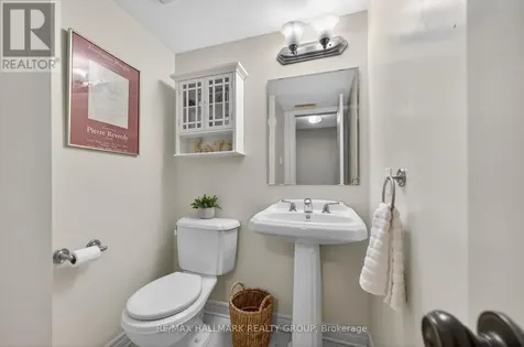 320 Iona Street Ottawa ON K1Z 7B9
