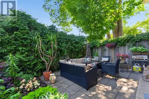 320 Iona Street Ottawa ON K1Z 7B9