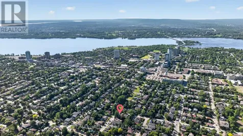 320 Iona Street Ottawa ON K1Z 7B9