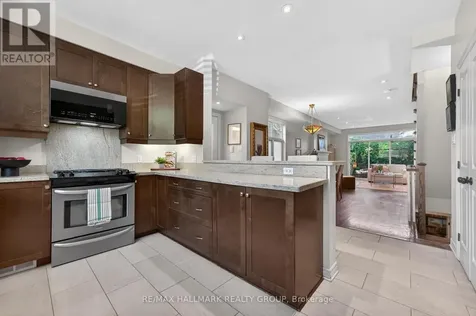 320 Iona Street Ottawa ON K1Z 7B9