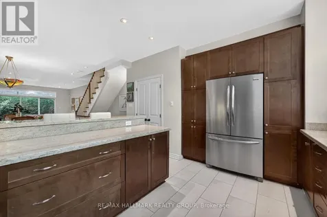 320 Iona Street Ottawa ON K1Z 7B9
