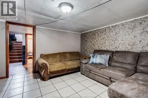 72 Hodgins Street Leamington ON N8H 2N7