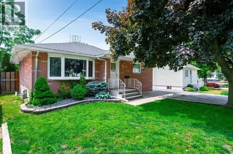 72 Hodgins Street Leamington ON N8H 2N7
