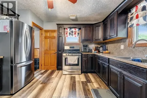 72 Hodgins Street Leamington ON N8H 2N7