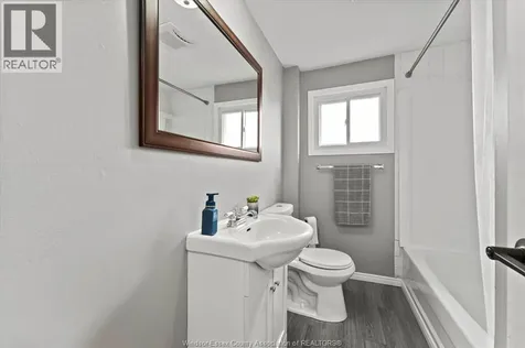 324 Fryer Street Amherstburg ON N9V 2L9