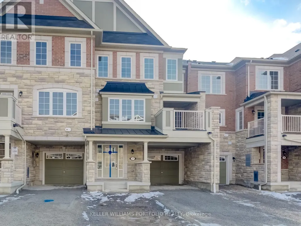 7 Bluegill Crescent Whitby ON L1P 0E4
