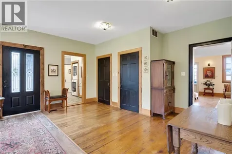 3612 Indian Trail Ancaster ON N3T 5M1