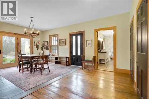 3612 Indian Trail Ancaster ON N3T 5M1