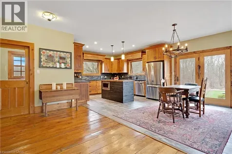 3612 Indian Trail Ancaster ON N3T 5M1