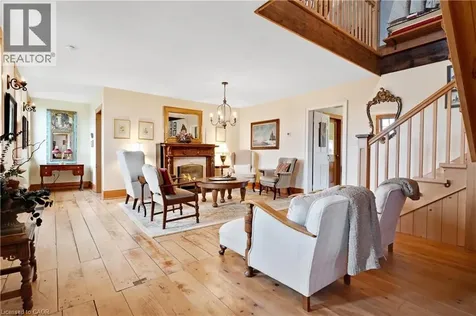 3612 Indian Trail Ancaster ON N3T 5M1