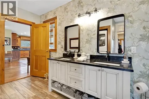 3612 Indian Trail Ancaster ON N3T 5M1