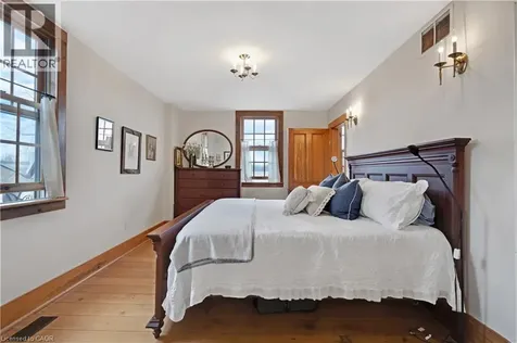 3612 Indian Trail Ancaster ON N3T 5M1