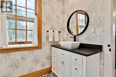 3612 Indian Trail Ancaster ON N3T 5M1