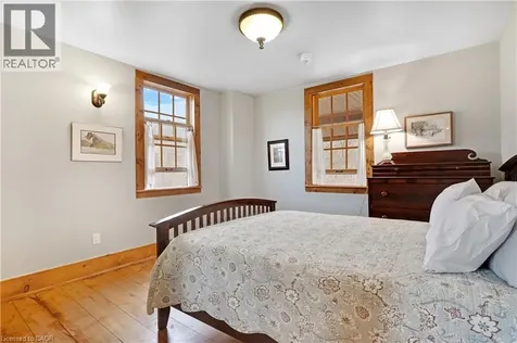 3612 Indian Trail Ancaster ON N3T 5M1